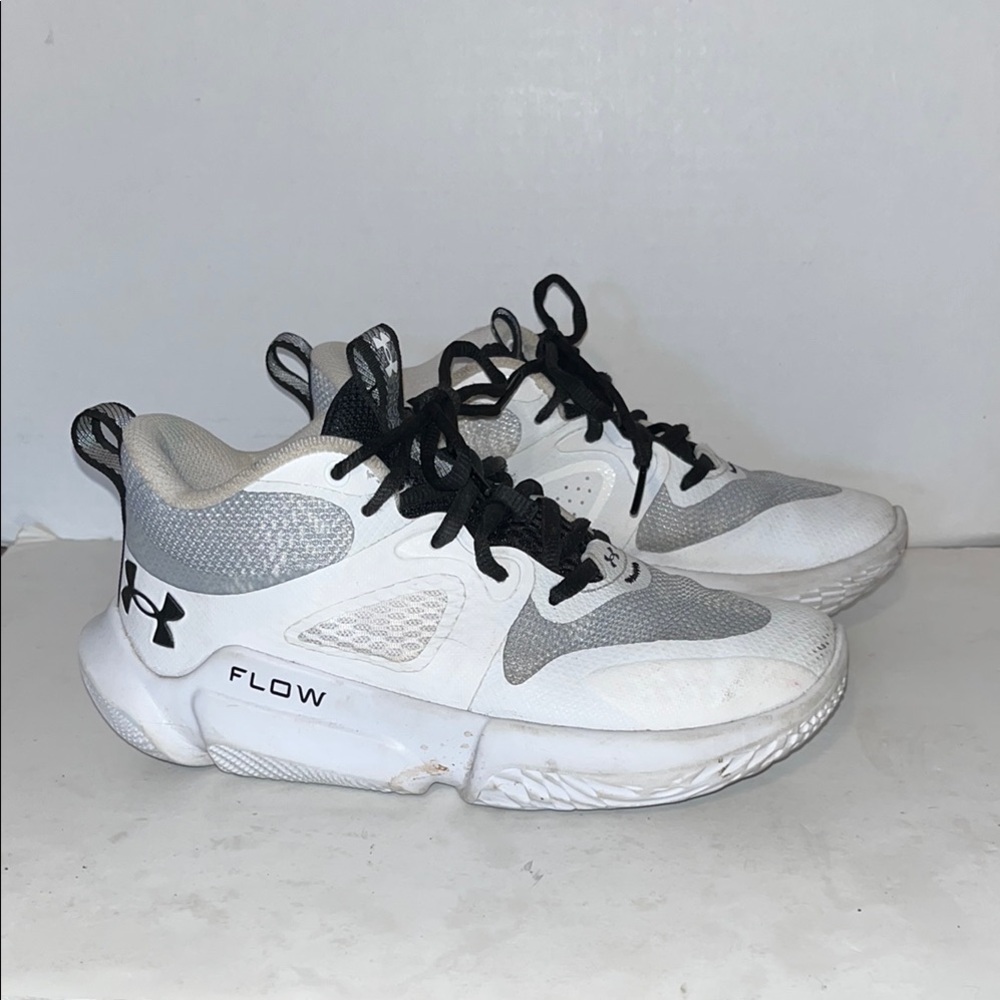 Under Armour Flow White and Black Chunky Sneakers with Thick Sole used